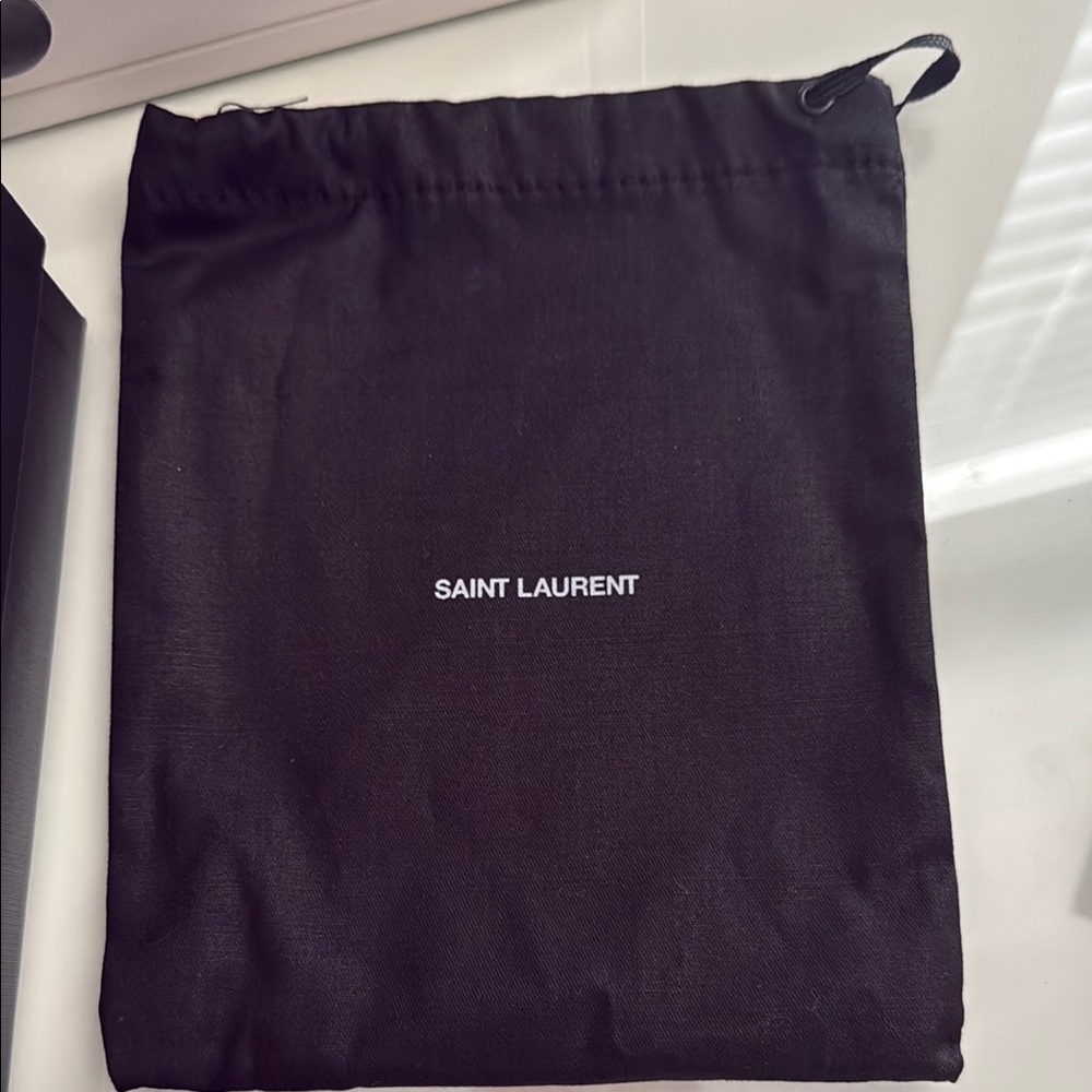 🥳HP🥳♥️Saint Laurent Black Quilted Wallet with Gold Logo♥️ - Picture 12 of 13